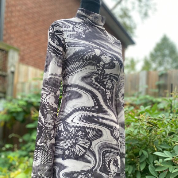 Urban Outfitters UO Alessia Mock Neck Mini Dress Size Medium - Picture 1 of 16